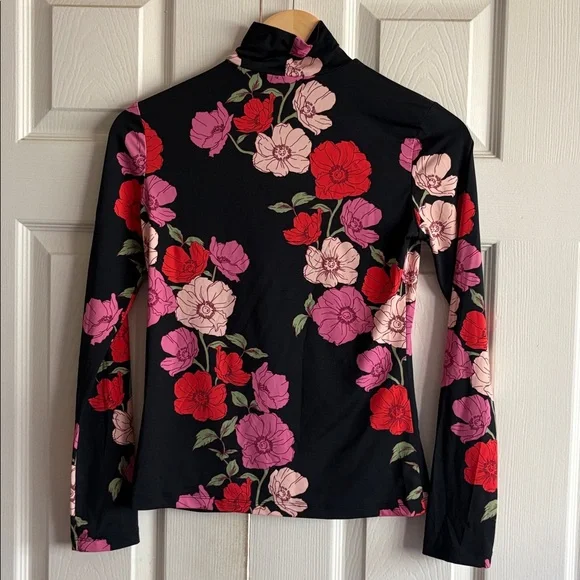 The Westside Floral Long Sleeve Women's Top - Picture 6 of 8